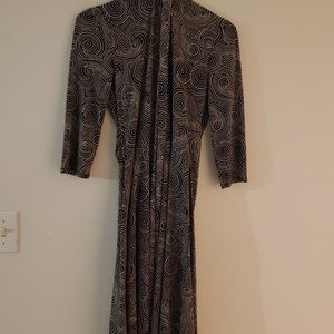 Modern Swirl Wrap Stretch Dress